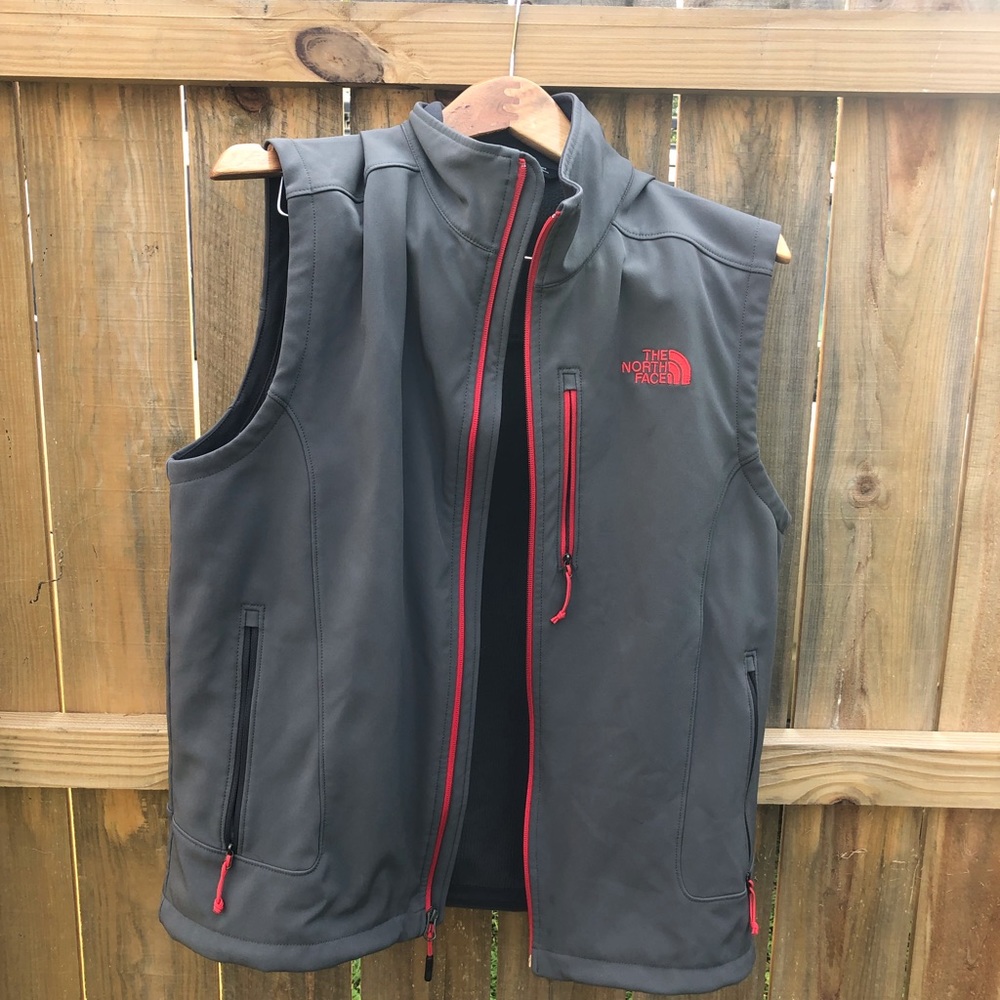 Mens NORTH FACE Denali vest.